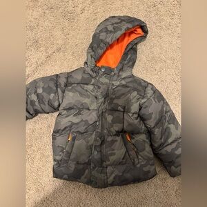 🚨Size 2T Amazon Essentials Winter Coat
